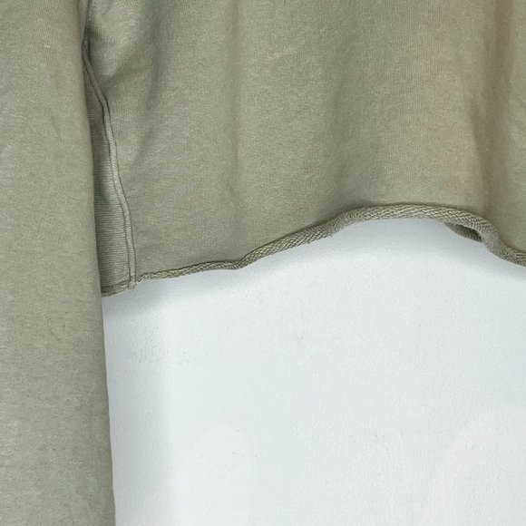 Aritzia TNA AiryAF Fleece Cropped crewneck, Size 1 = oversized SMALL - Picture 5 of 7